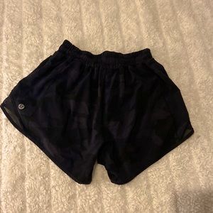Lululemon Low-rise Hotty Hot Shorts Size: 2 Tall Color: Camo Deep